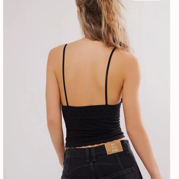 Free People Eyelet Seamless Triangle Crop Cami Tank Top Size‎ L/XL - Picture 2 of 7